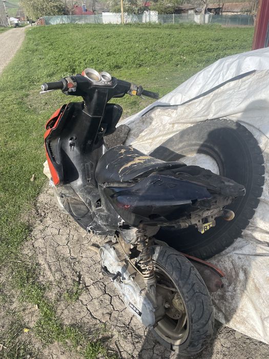 Vând yamaha aerox 80 cc 2 t