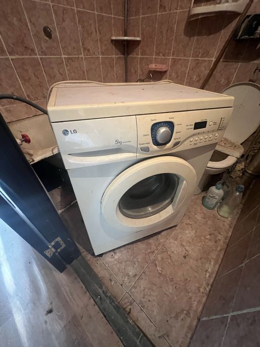 Продам стиральную машинку и два шкафа