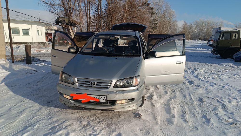 Тойота Ипсум ...