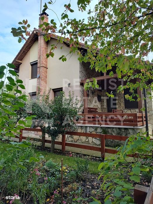 Vilă individuală 430 mp utili, teren 2.000 mp, Iași