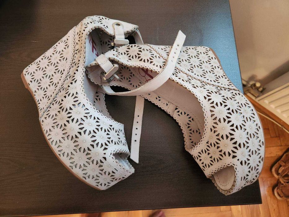 дамски обувки с платформа