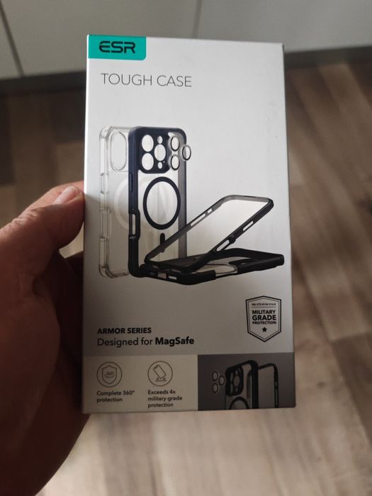 Vând husa silicon iPhone 16 pro