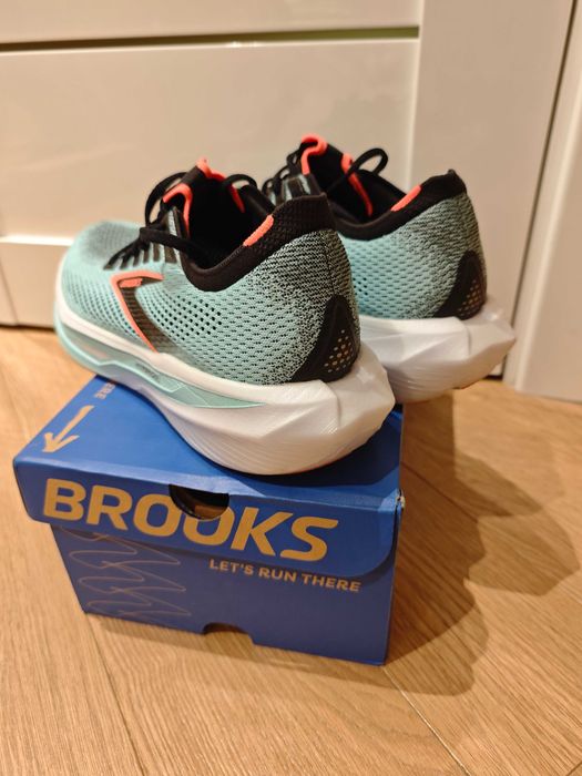 Кроссовки Brooks Hyperion 3