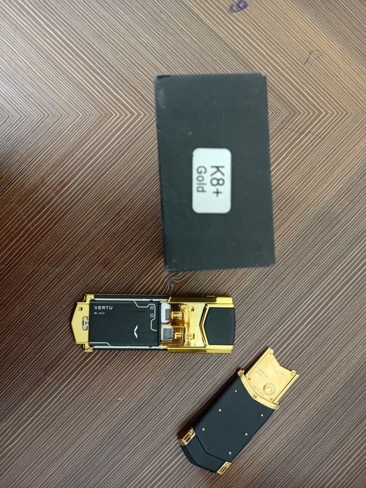 Кнопочный Vertu K8+Gold