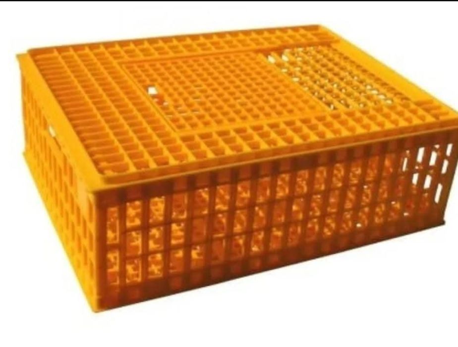 Предлагам хранилки, поилки и др.