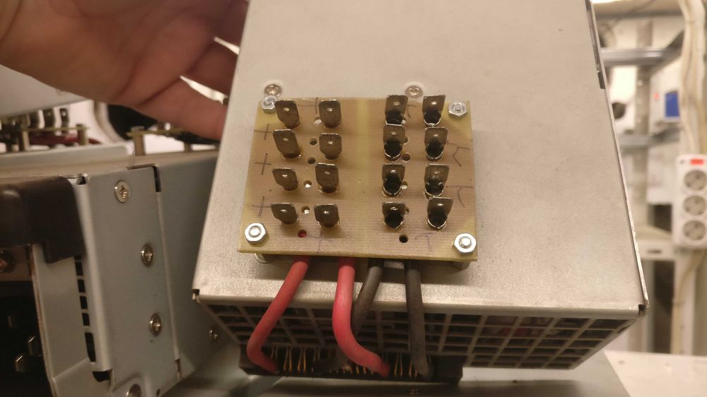 Сървърни захранвания 1300W с изводи