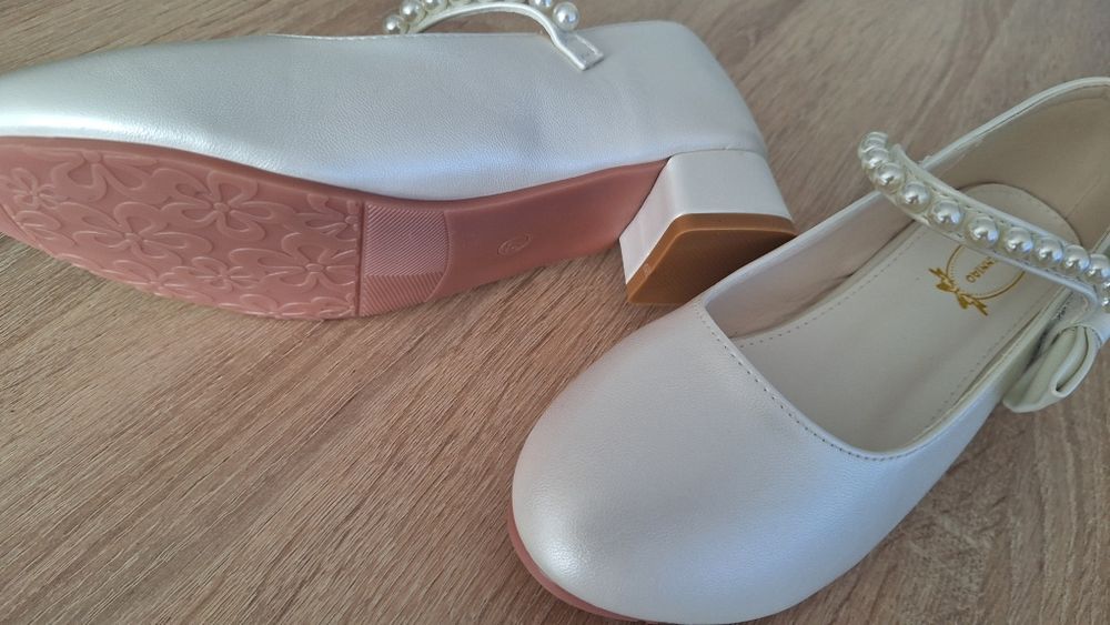 Официални обувки/ бели обувки