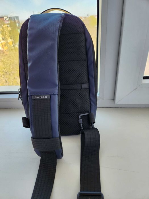 Продается сумка через плечо.