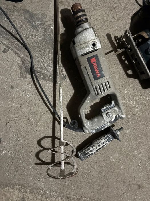 Дрель- перфоратор