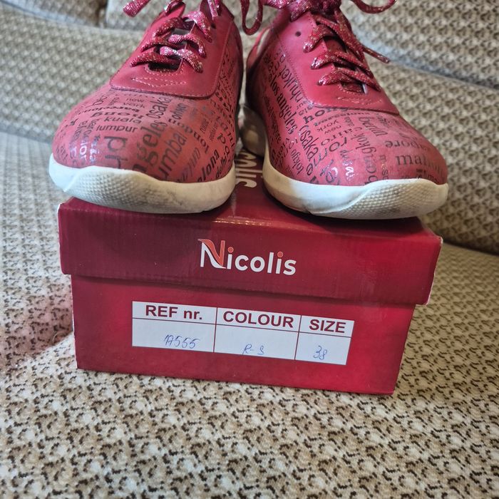 Pantofi din piele naturală Nicolis