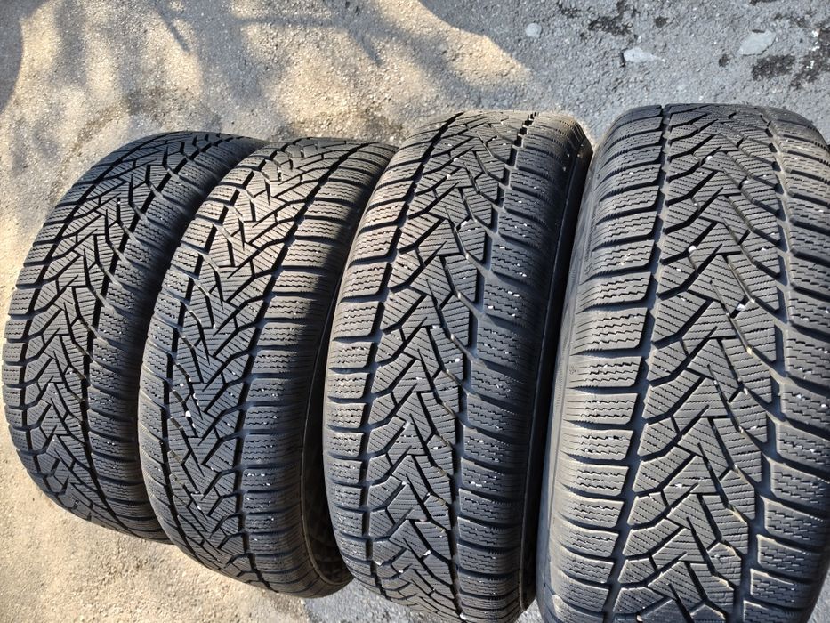 225/60/17" 4бр Uniroyal winter expert, dot3223,8mm