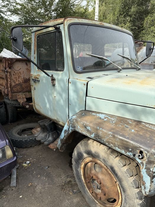 Продам на запчасти газ 53