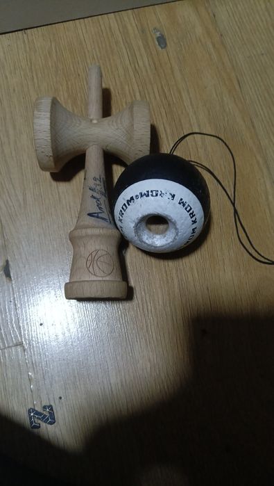 Kendama cu ken x si tama krom pop semnata de davide si vilau locul 3