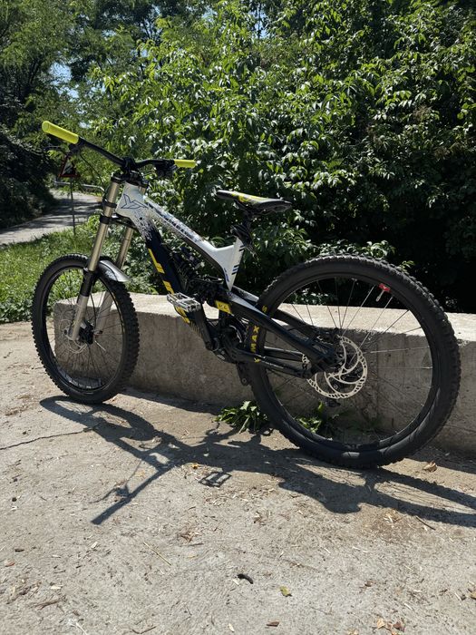 Bicicleta de vanzare YT TUES
