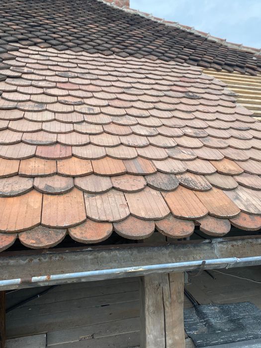 Țiglă solzi pe rotund la vârf