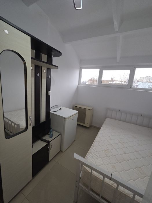 Camera de camin de închiriat