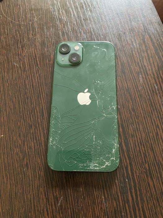 Обменяю iPhone 13 на машину