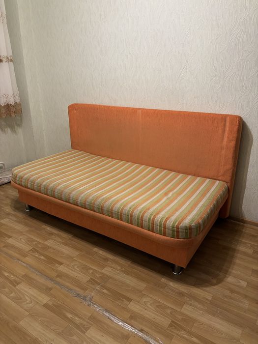 Диван для спальни