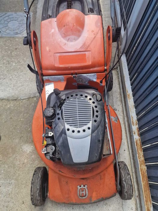 Masina de tuns iarba HUSQVARNA pe benzina BRIGGS 4CP TRACTIUNE COS