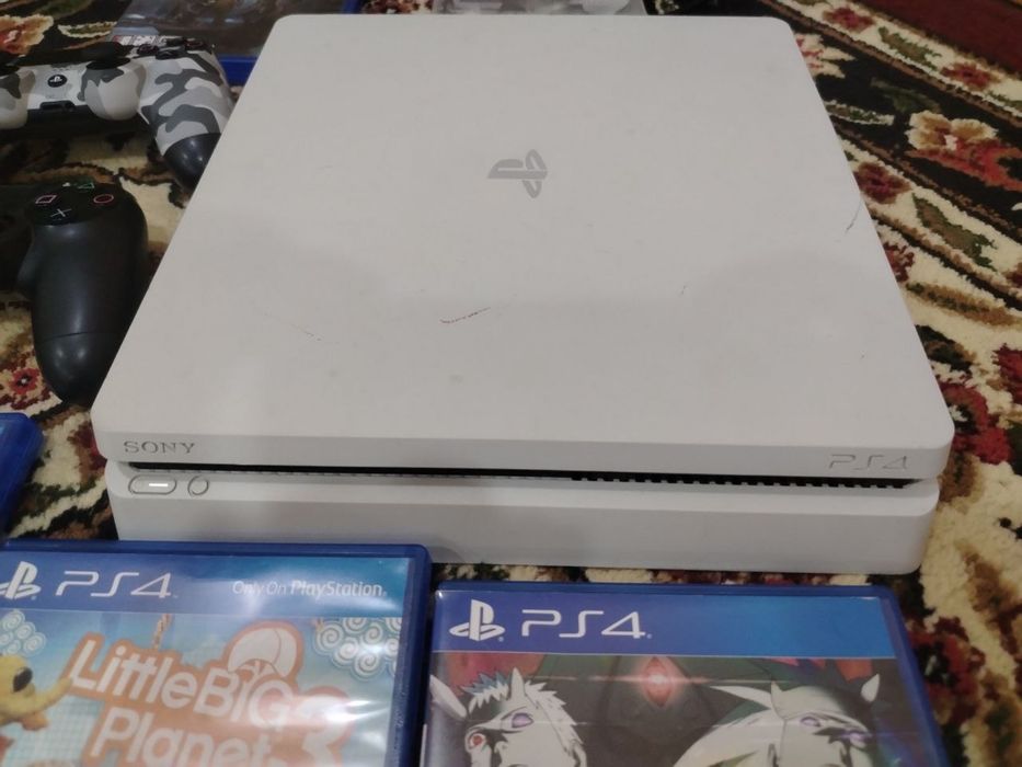 Playstatiyon 4 slim 1 terabayt