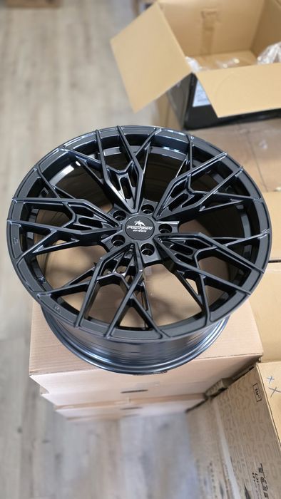 Jante R19 5x112 Forzza Spectrum Flow Forged Noi Audi A3 A4 A5 A6 A7 A8 Q3 Q5 Q7 Mercedes C E S CLA CLS GLC GLE BMW G20 G30 F40 X1 X3 Seat Leon Cupra