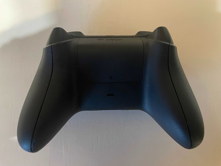 Xbox Series X 1TB - Отлично състояние + Battlefield 6 Phantom Edition