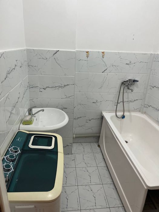 Qizlarga kvartira Sergili 4 ta qiz sheriklikka