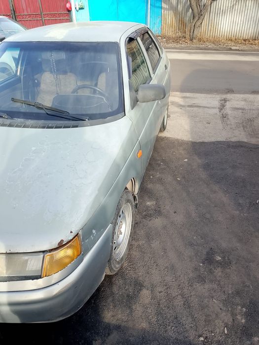 Машина Лада 2110