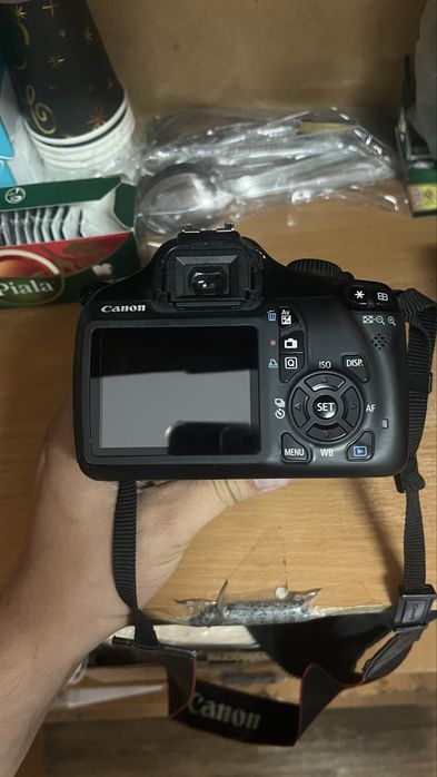 Фотоаппарат canon 1100D
