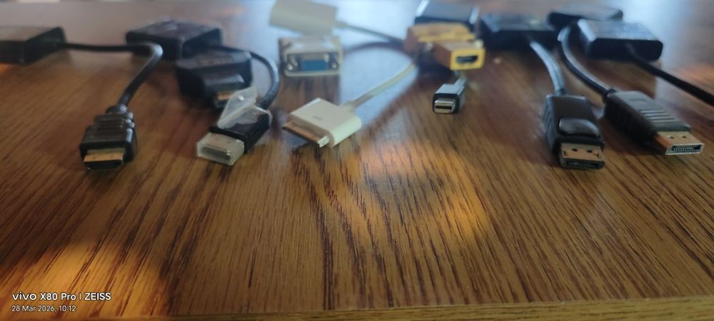 Adaptoare hdmi la vga dp la vga placi audio usb