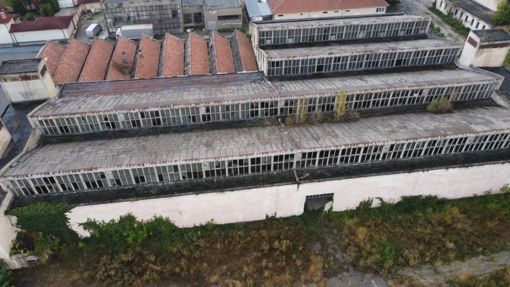 Пром. помещение в Габрово, област-гр.Севлиево площ 4345 цена 521000