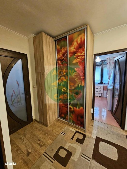 De închiriat Apartament 3camere, foarte spațios