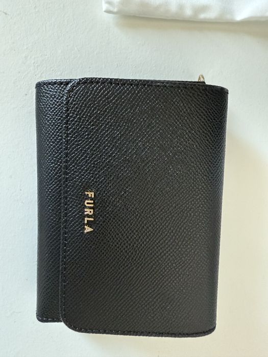 Продавам чисто нов портфейл Furla