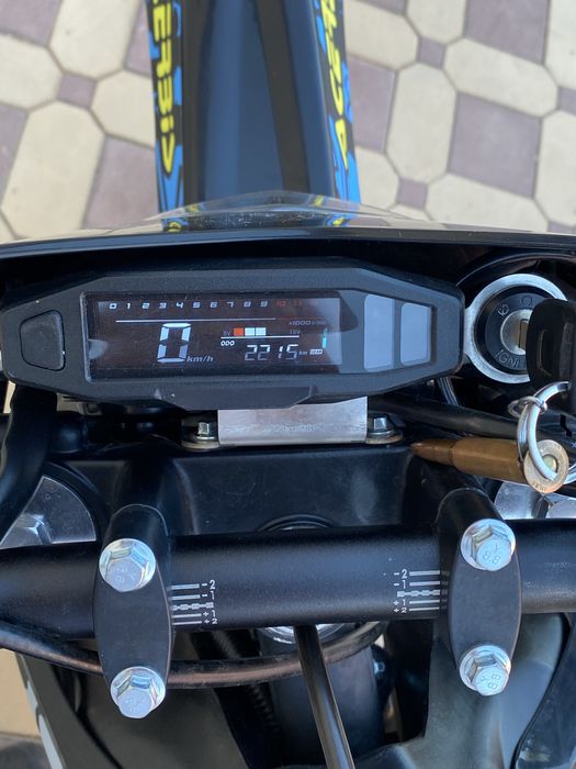 Кросс мотоцикл 250 кубов