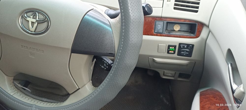 Продам Тойоту Эстима 2010г