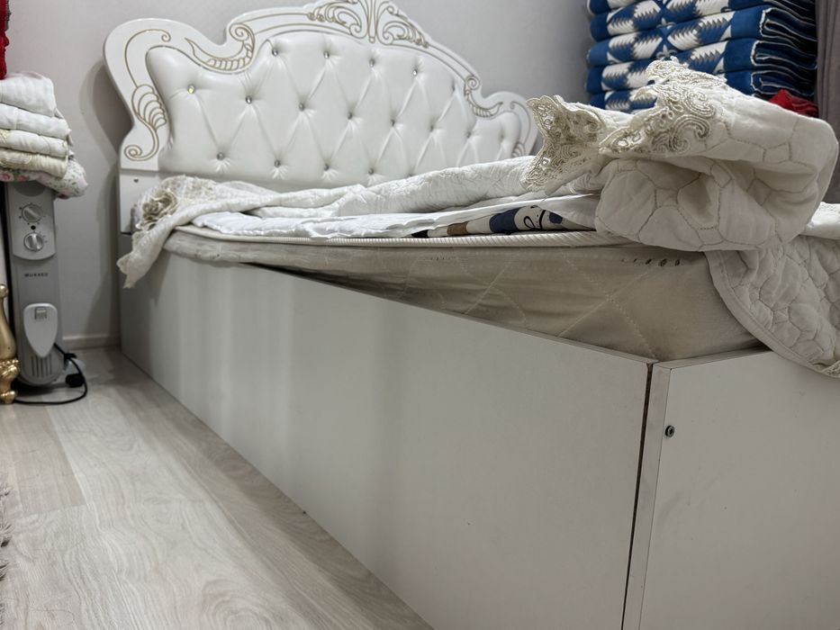 Кровать двухспальная