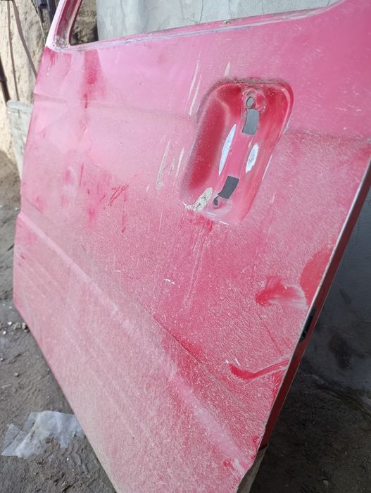 Damas oʻng orqa eshik sotaman rabochi