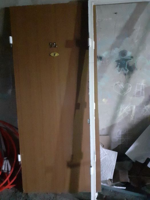 Продаётся дверь недорого