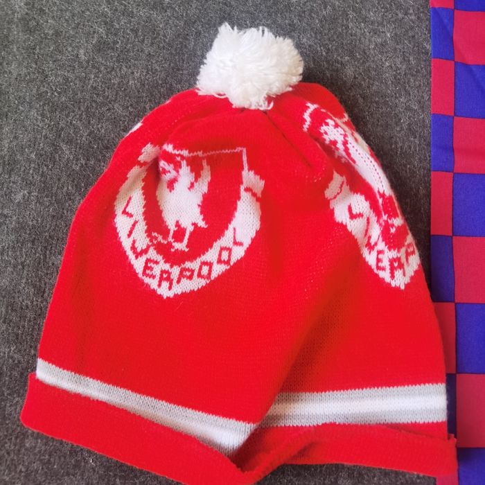 Lot 9 fulare fotbal de colectie. 
+ Bonus un steag FC Barcelona si un