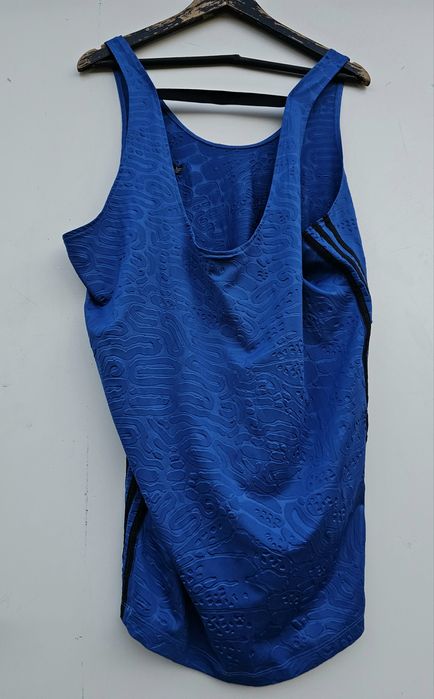 Adidas оригинална дамска рокля М размер