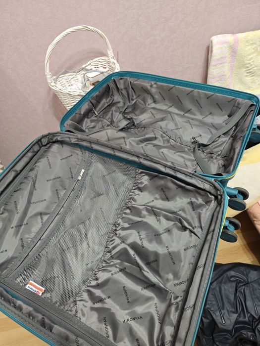 Продается чемодан