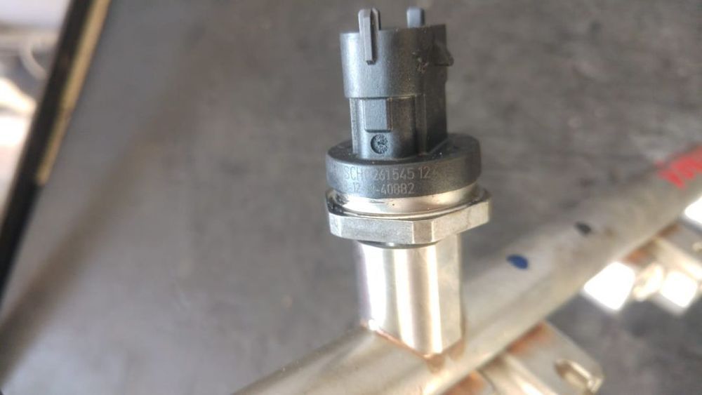Rampa injectoare cu senzor k14c 1.4 t akk 414 benz suzuki vitara ly sx4 s-cross jy swift 0261545124