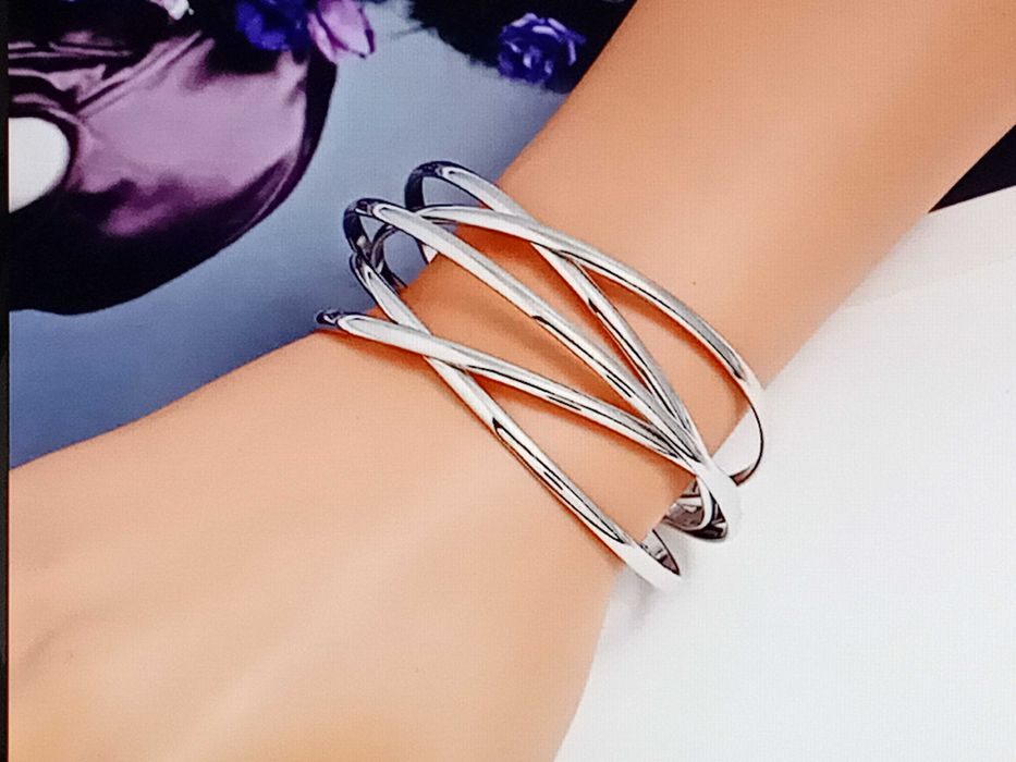 Сребристи бижута-колиета ,гривни, обеци,пръстен