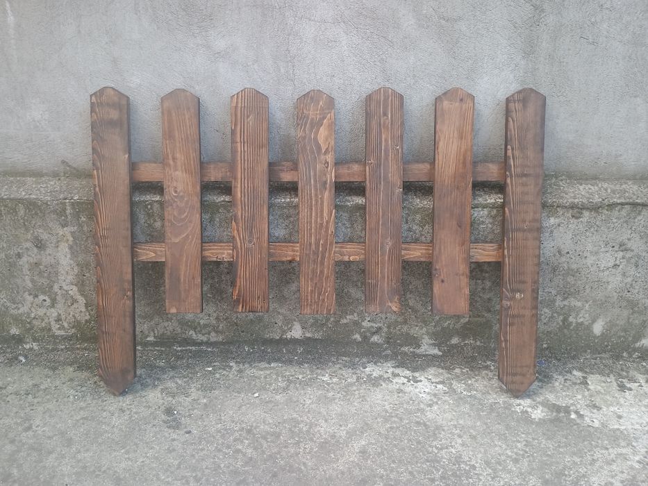 Продавам декоративна дървена ограда