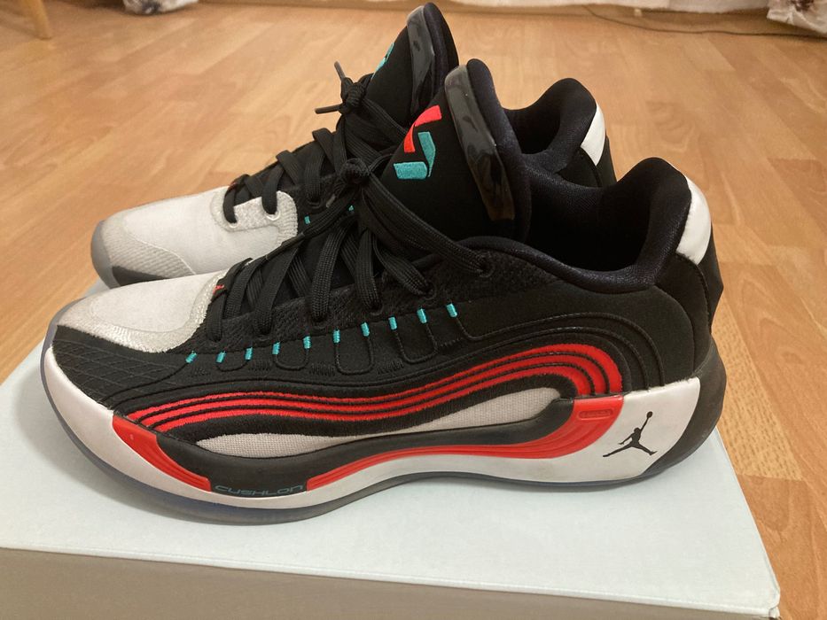 Jordan Luka 4 червено и черно