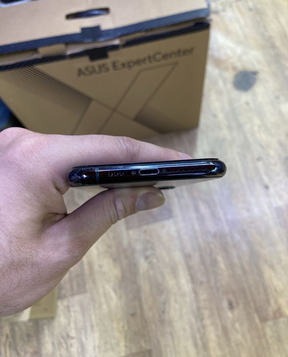 Продам IPhone 11 pro 64gb