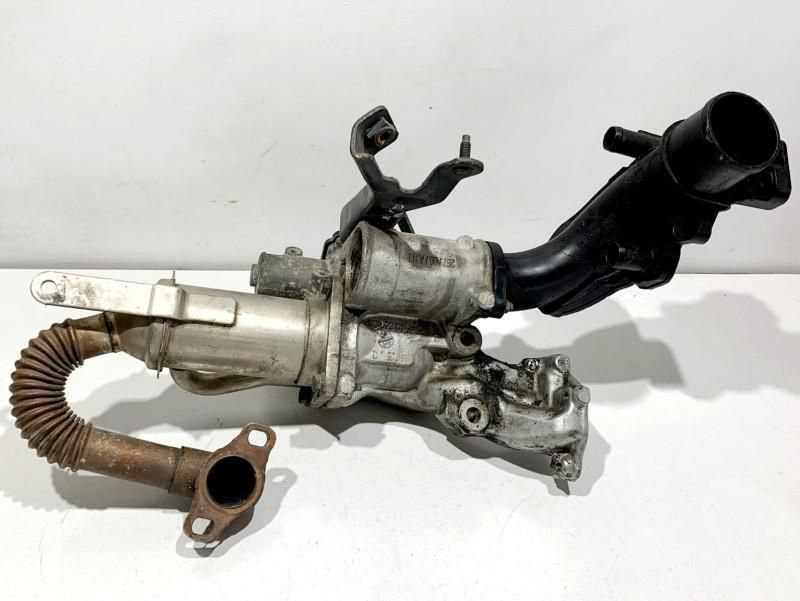 Racitor gaze cu egr si separator ulei Renault Megane 3 (2008-2012) 1.5 dci 147352070R