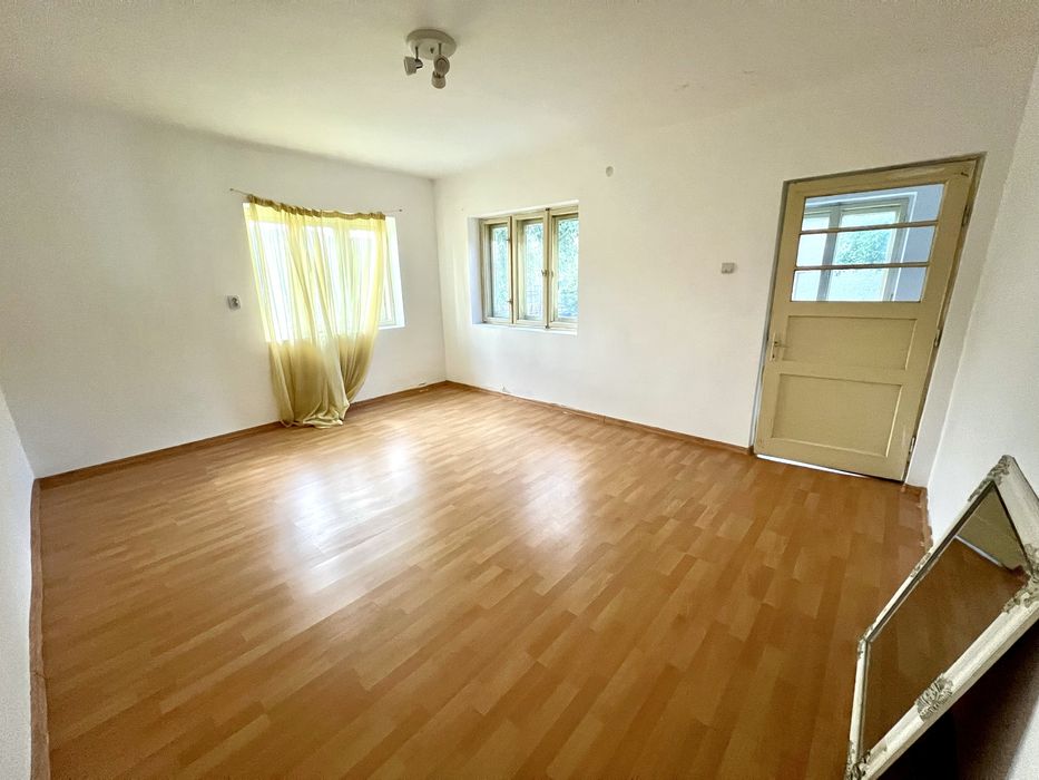 Proprietate casa în centru Bonțida, ideal pentru dezvoltatori, 200 m de Castelul Bánffy, teren 1.642 mp
