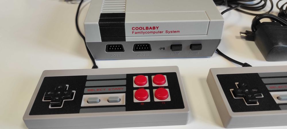 Видео конзола със 620 класически игри