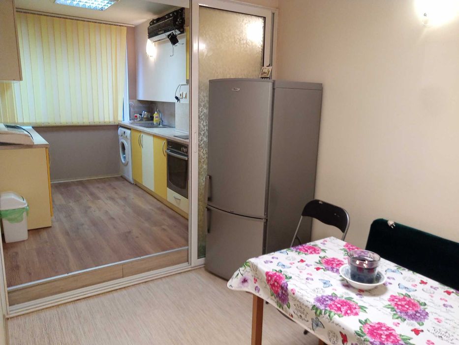 Дава се под наем Тристаен апартамент в Варна, Център - 94 кв.м за 820 € - Снимка #5